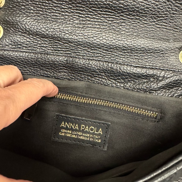 Anna Paola Black Quilted Leather Chain Shoulder Bag with Gold Hardware - Picture 4 of 9